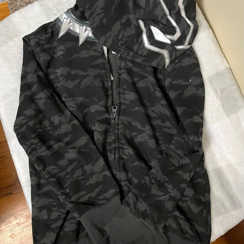 Avengers NEW Kids hoodie. NWT.   W4
